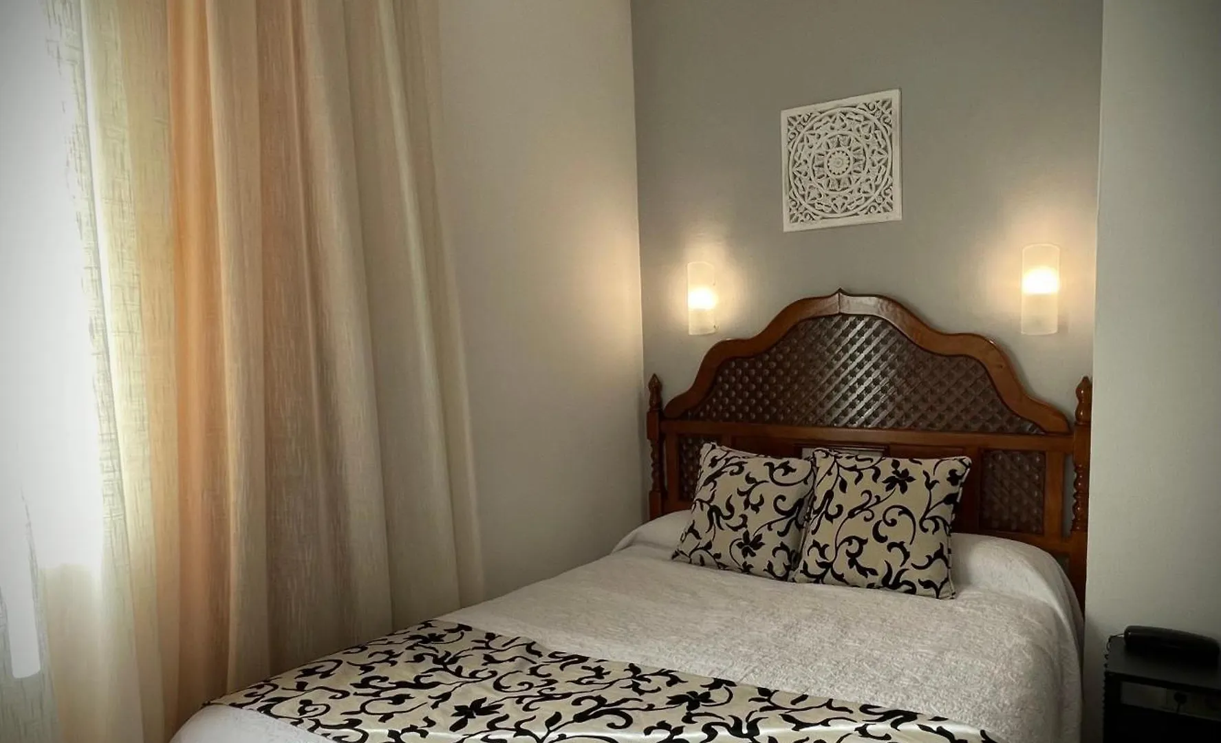 Hotel Los Omeyas Cordoba 2*,