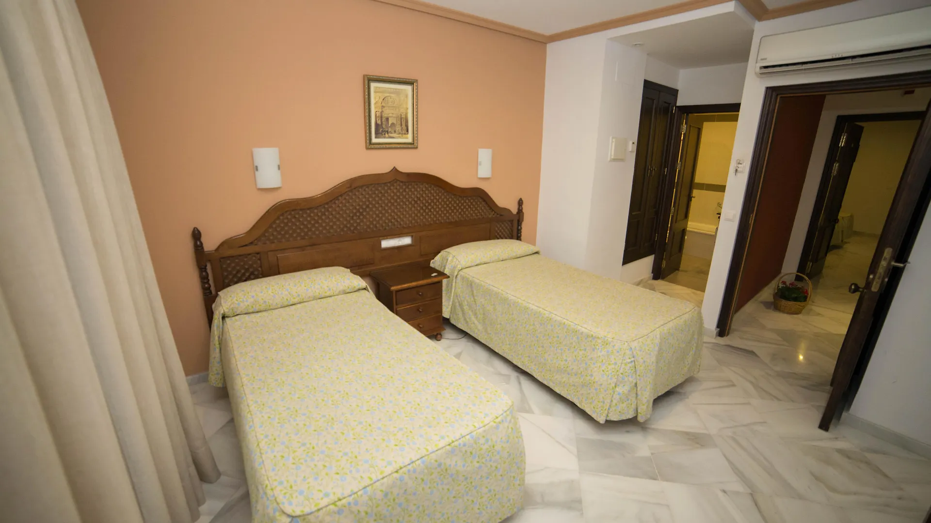 Hotel Los Omeyas Cordoba 2*,  Spain